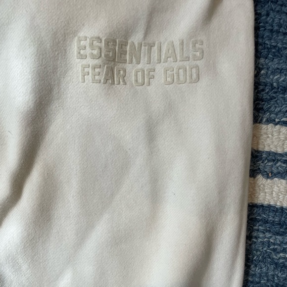 Essentials pants - Picture 3 of 3